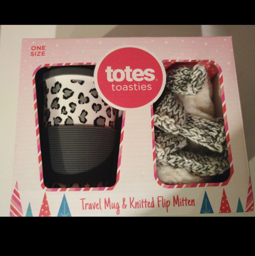 Travel Mug & Knitted Mitten Set